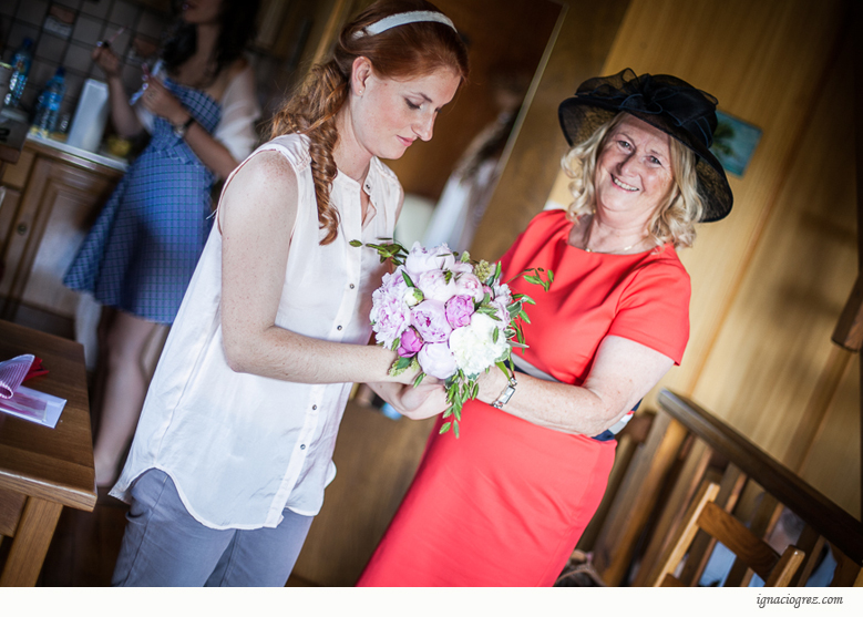 photographe mariage Lyon-bouquet de mariée -robe de mariée